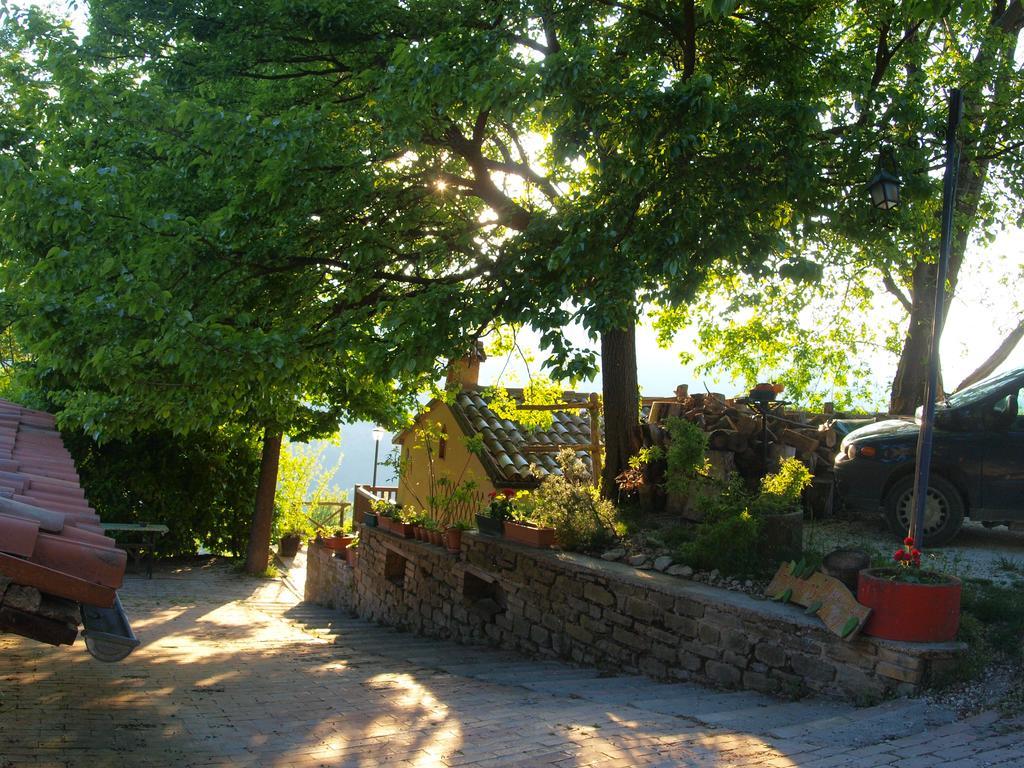 Agriturismo Becerca Vegan Serra San Quirico Exterior photo